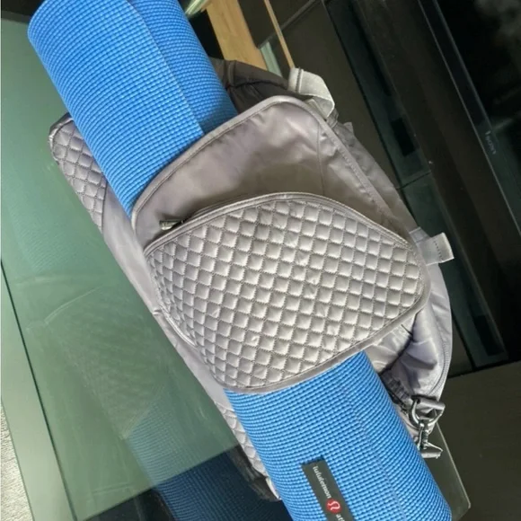 Lug Cartwheel overnight/yoga bag - Picture 5 of 5